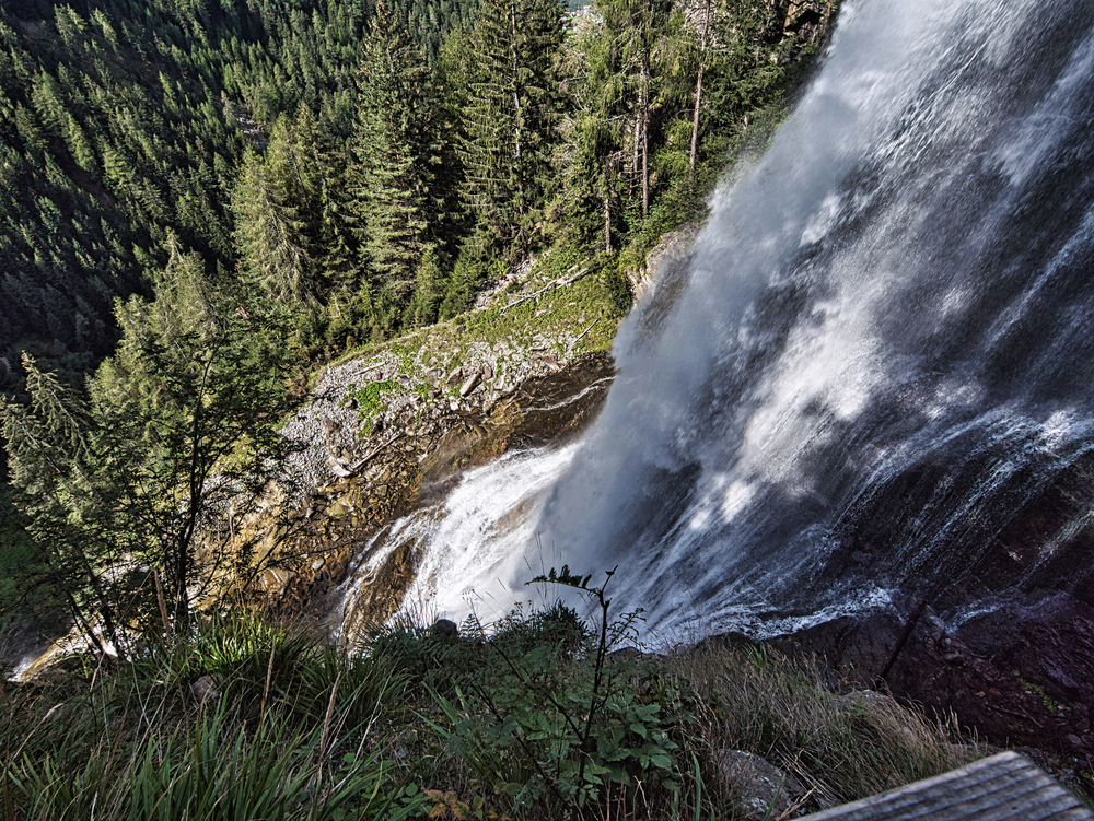 Blick den Stuibenfall hinunter